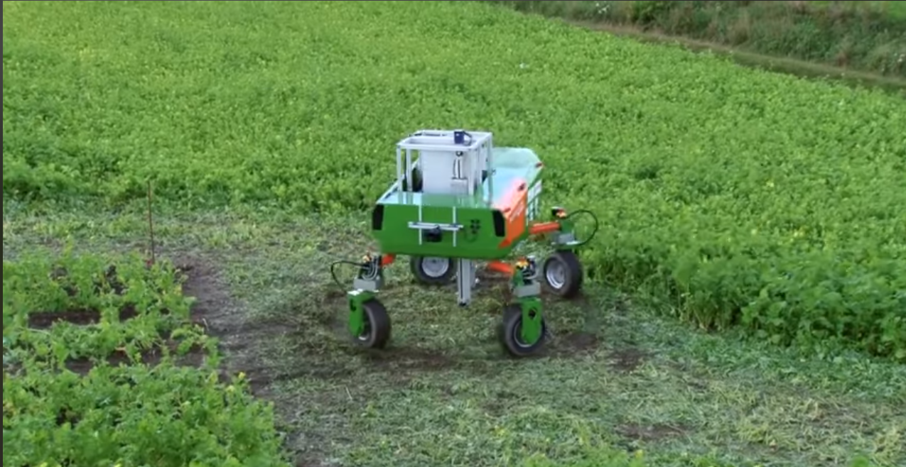 Bonirob, ein mobiler Feldroboter, zeigt die Möglichkeiten für automatisierte, einzelpflanzenbasierte Pflegearbeiten von Düngung über Pflanzenschutz bis zur mechanischen Unkrautkontrolle auf.